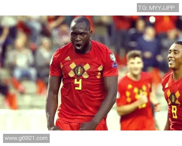 足球明星的土气穿搭揭秘时尚与运动的奇妙碰撞与反差